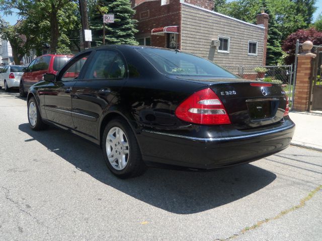 2005 Mercedes-Benz E-Class SXT