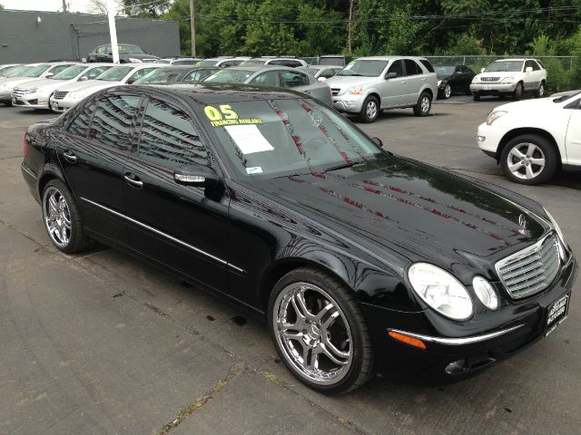 2005 Mercedes-Benz E-Class SXT