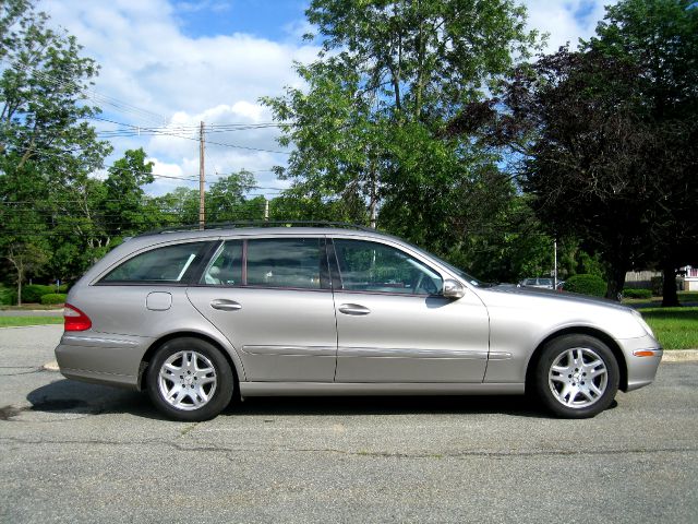 2005 Mercedes-Benz E-Class Supercab FX4