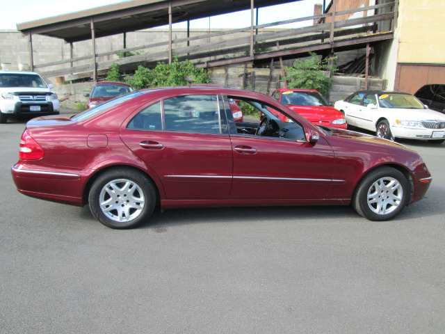 2005 Mercedes-Benz E-Class SXT