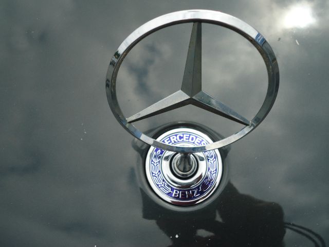 2005 Mercedes-Benz E-Class Base GLS