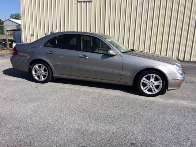 2006 Mercedes-Benz E-Class LS Flex Fuel 4x4 This Is One Of Our Best Bargains