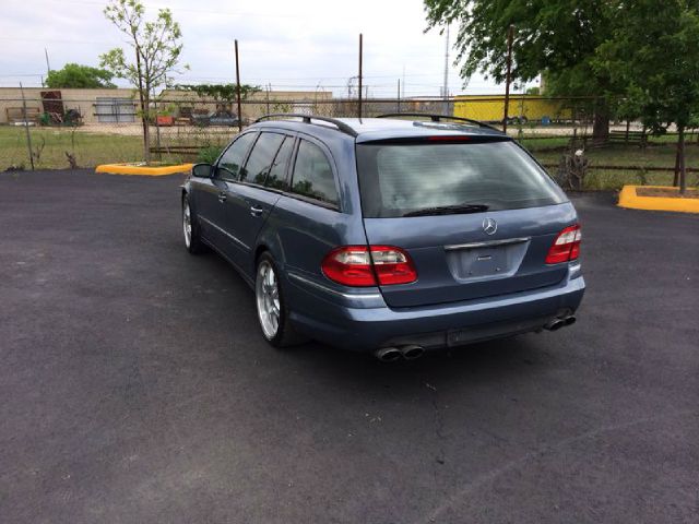 2006 Mercedes-Benz E-Class 1.8T Quattro Stunning CAR RED