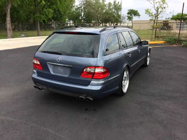 2006 Mercedes-Benz E-Class 1.8T Quattro Stunning CAR RED