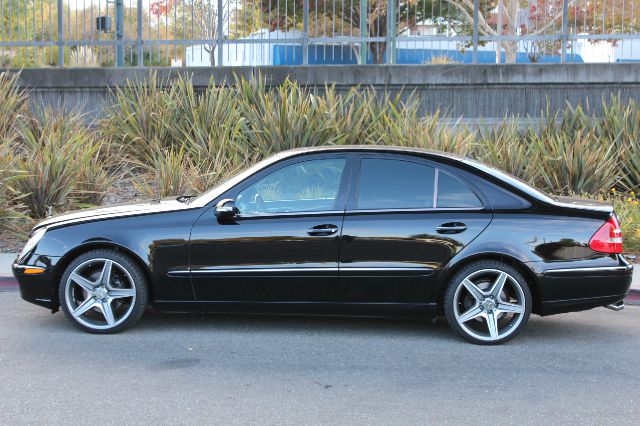 2006 Mercedes-Benz E-Class SLT W/ Hemi