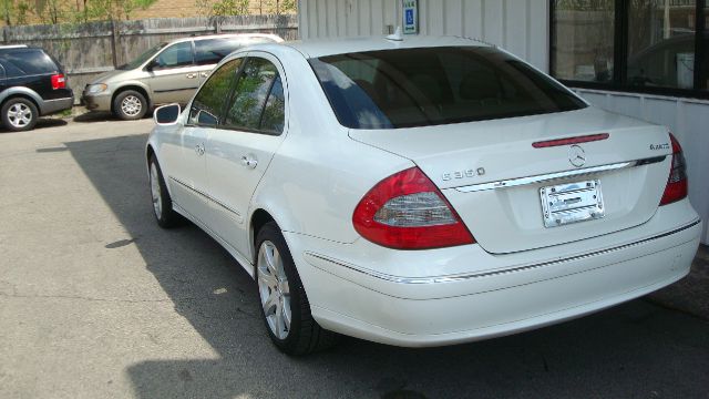 2007 Mercedes-Benz E-Class LS Flex Fuel 4x4 This Is One Of Our Best Bargains