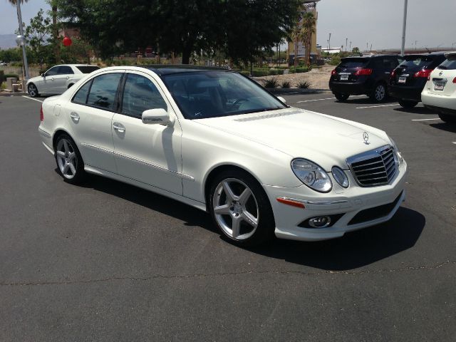 2009 Mercedes-Benz E-Class Amenities Package