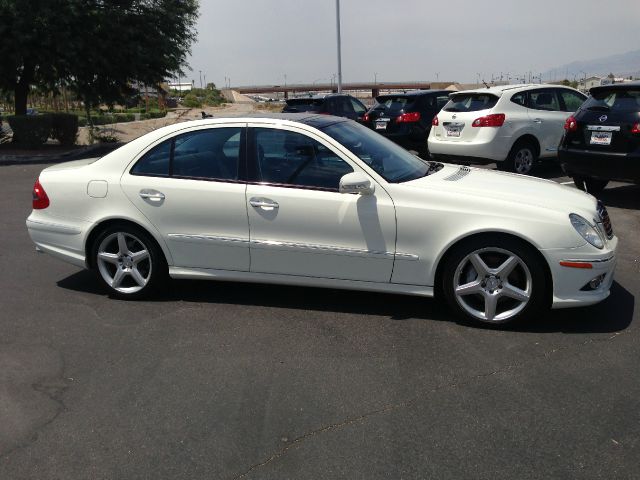 2009 Mercedes-Benz E-Class Amenities Package