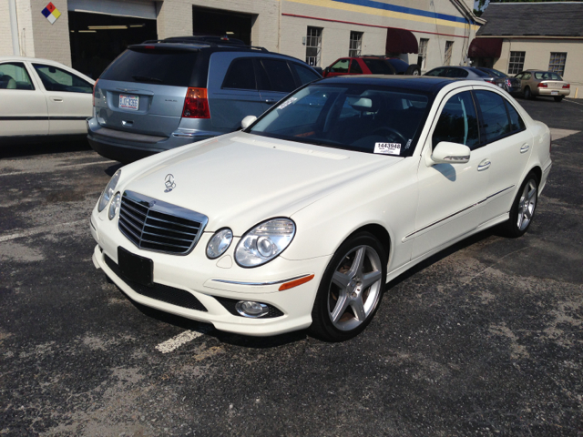 2009 Mercedes-Benz E-Class Crew Cab 167 WB 4WD DRW SLT