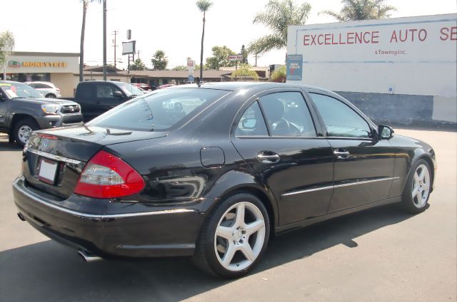 2009 Mercedes-Benz E-Class Amenities Package