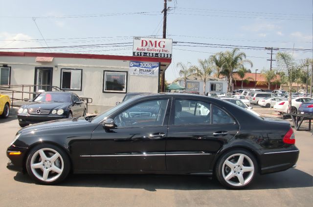 2009 Mercedes-Benz E-Class Amenities Package