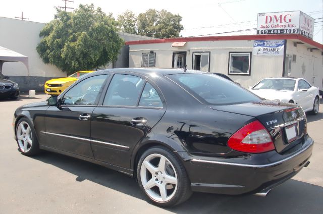 2009 Mercedes-Benz E-Class Amenities Package