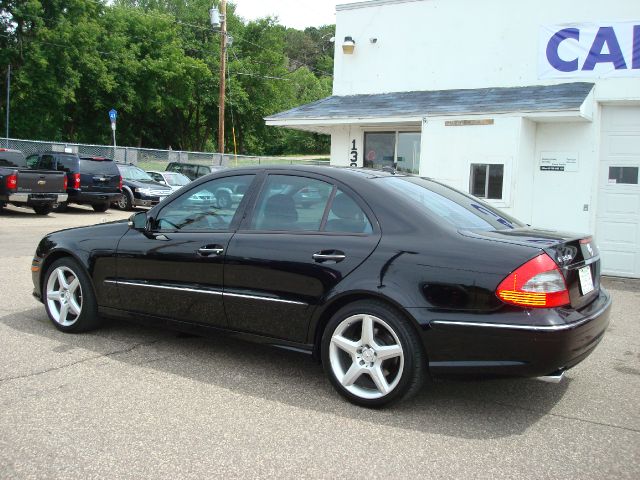 2009 Mercedes-Benz E-Class Crew Cab 167 WB 4WD DRW SLT