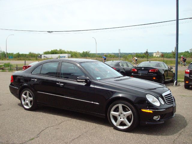 2009 Mercedes-Benz E-Class Crew Cab 167 WB 4WD DRW SLT