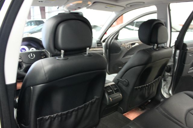 2009 Mercedes-Benz E-Class Amenities Package