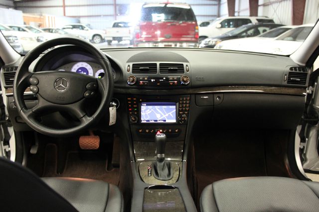 2009 Mercedes-Benz E-Class Amenities Package