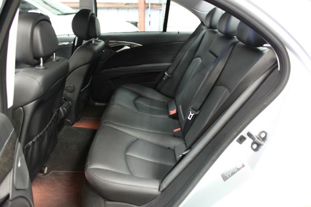 2009 Mercedes-Benz E-Class Amenities Package