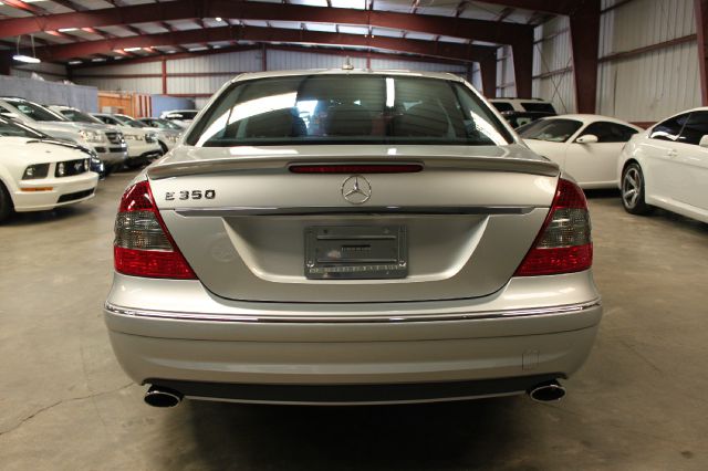 2009 Mercedes-Benz E-Class Amenities Package