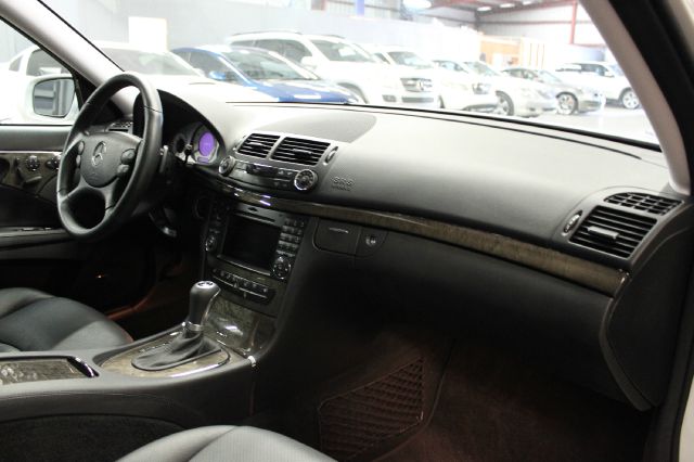 2009 Mercedes-Benz E-Class Amenities Package