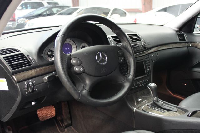 2009 Mercedes-Benz E-Class Amenities Package