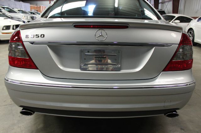 2009 Mercedes-Benz E-Class Amenities Package