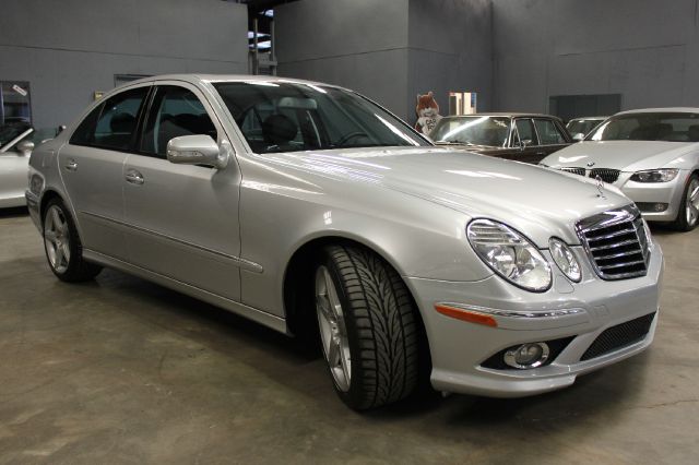 2009 Mercedes-Benz E-Class Amenities Package