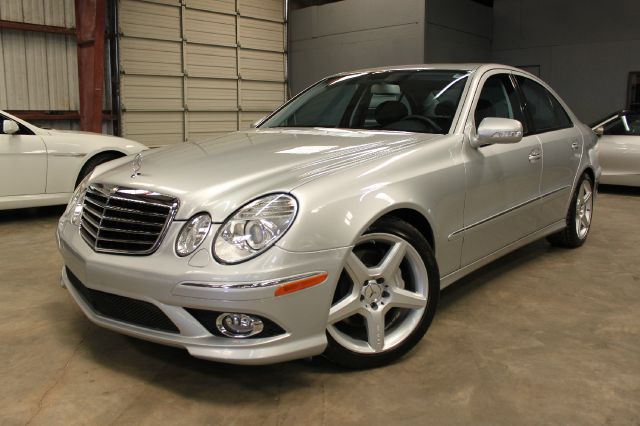 2009 Mercedes-Benz E-Class Amenities Package