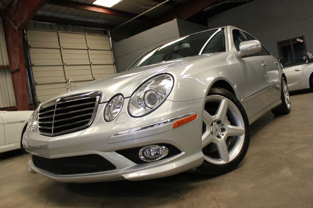 2009 Mercedes-Benz E-Class Amenities Package