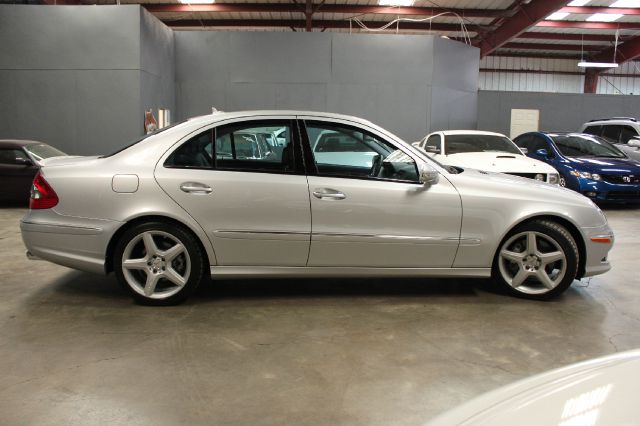 2009 Mercedes-Benz E-Class Amenities Package