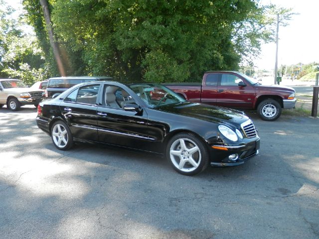 2009 Mercedes-Benz E-Class Crew Cab 167 WB 4WD DRW SLT