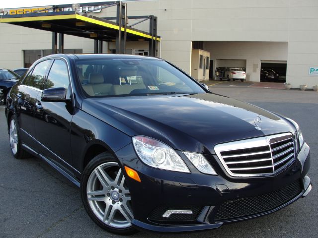 2010 Mercedes-Benz E-Class 2010 Nissan 2.0S