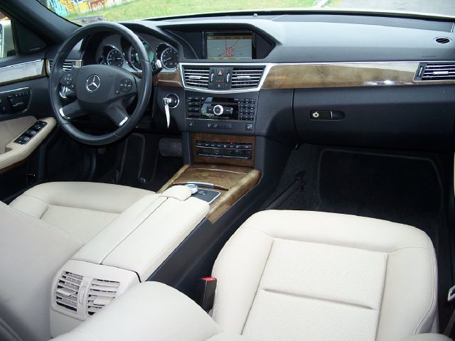 2010 Mercedes-Benz E-Class 4dr Sdn GLS Turbo Manual