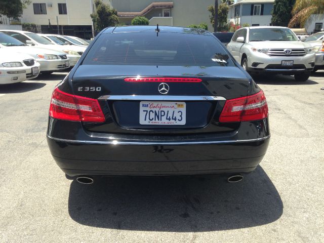 2010 Mercedes-Benz E-Class 29