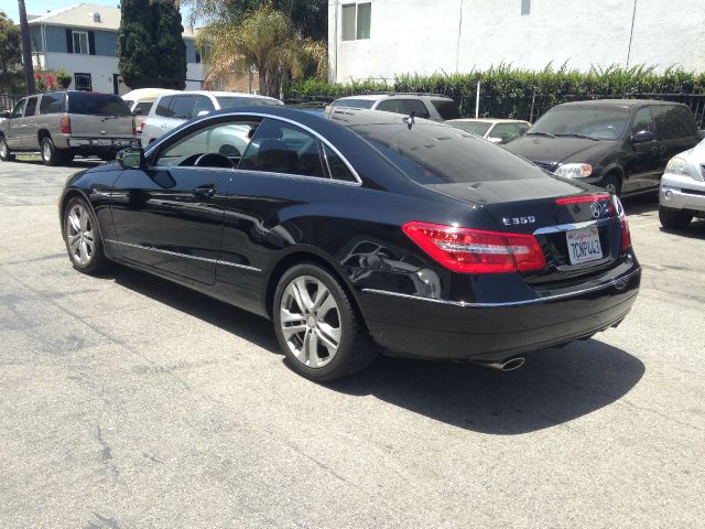 2010 Mercedes-Benz E-Class 29