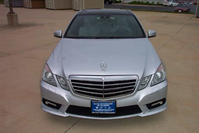 2010 Mercedes-Benz E-Class 2010 Nissan 2.0S