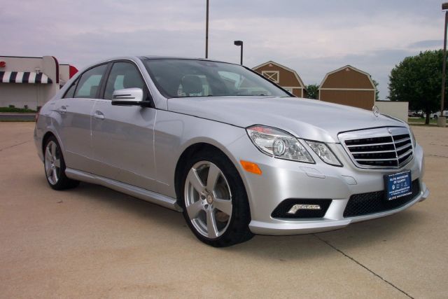 2010 Mercedes-Benz E-Class 2010 Nissan 2.0S