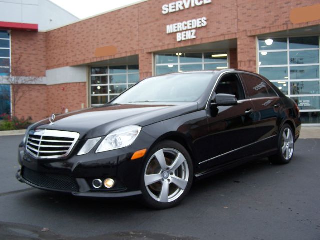 2010 Mercedes-Benz E-Class 2010 Nissan 2.0S