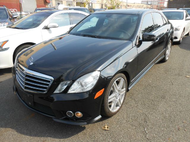 2010 Mercedes-Benz E-Class 2010 Nissan 2.0S