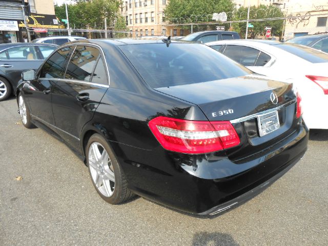 2010 Mercedes-Benz E-Class 2010 Nissan 2.0S