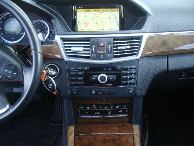 2010 Mercedes-Benz E-Class 2010 Nissan 2.0S