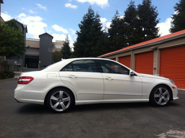 2010 Mercedes-Benz E-Class 4dr Sdn GLS Turbo Manual