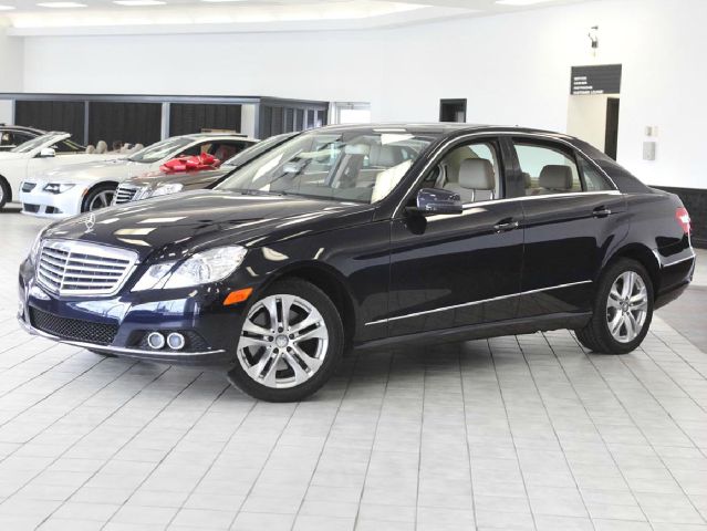 2010 Mercedes-Benz E-Class 2010 Nissan 2.0S