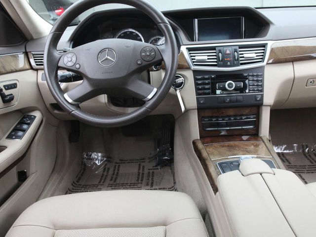 2010 Mercedes-Benz E-Class 2010 Nissan 2.0S