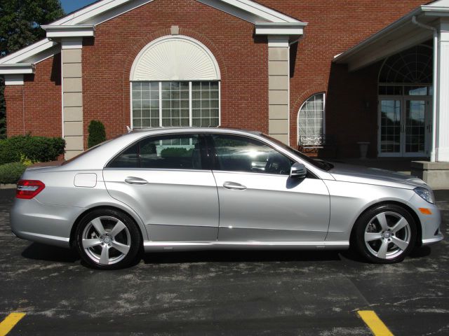 2010 Mercedes-Benz E-Class 2010 Nissan 2.0S