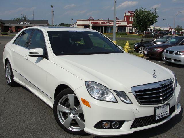 2010 Mercedes-Benz E-Class 2010 Nissan 2.0S