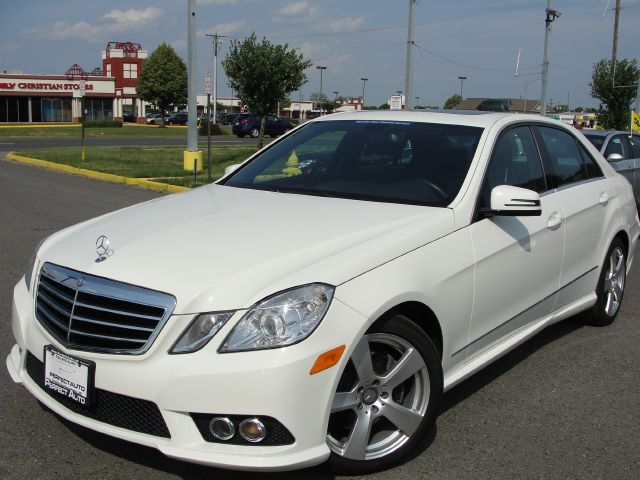 2010 Mercedes-Benz E-Class 2010 Nissan 2.0S