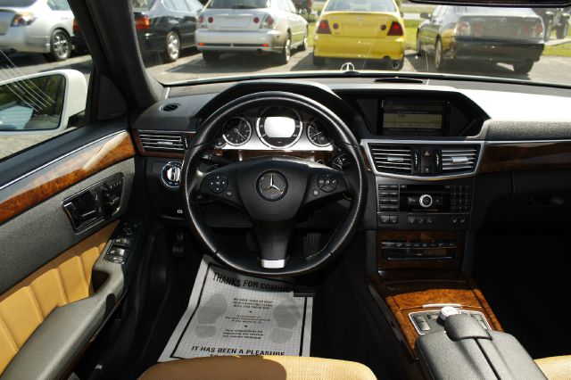 2010 Mercedes-Benz E-Class 2.5S W PWR Sunroof