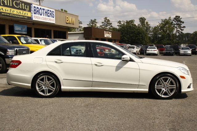 2010 Mercedes-Benz E-Class 2.5S W PWR Sunroof