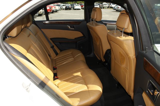 2010 Mercedes-Benz E-Class 2.5S W PWR Sunroof