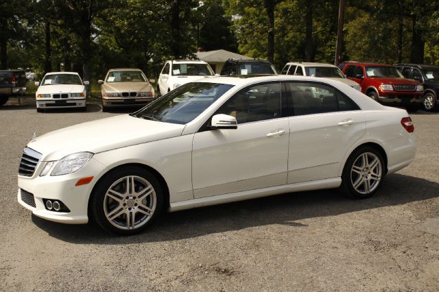 2010 Mercedes-Benz E-Class 2.5S W PWR Sunroof